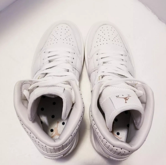 Air Jordan 1 Mid Wmn Nos Differences Nous Unissent White CI9100-100 Shoes Sz 8.5 - Picture 8 of 13